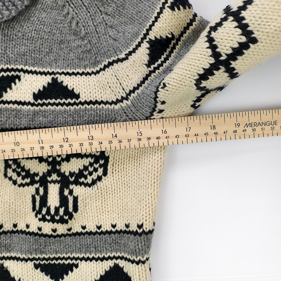 TNA By Artzia 100% Lambswool Cowichan Knit Sweater Hoodie Grey Cream Native - Picture 5 of 9